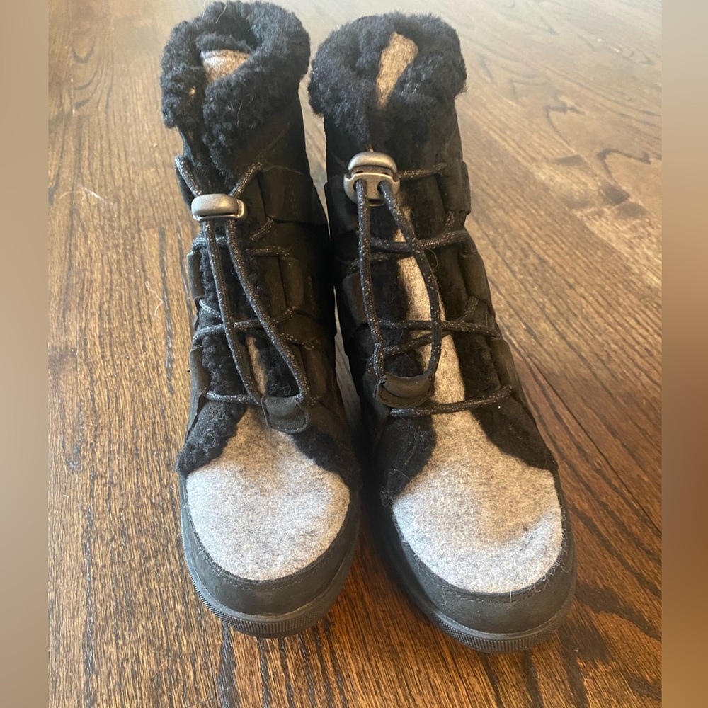 COPY - Sorel winter ankle wedge boots